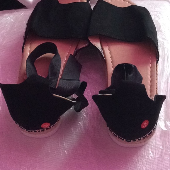 New! Black Sandal - Picture 4 of 4